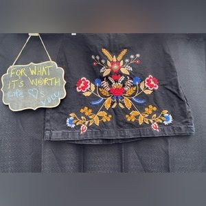 Topshop Moto Black Denim Embroidered Mini Skirt – European Floral Denim (Size 8)